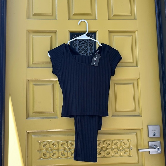 Fashion Nova 2-piece Set!-NWT - Picture 1 of 1